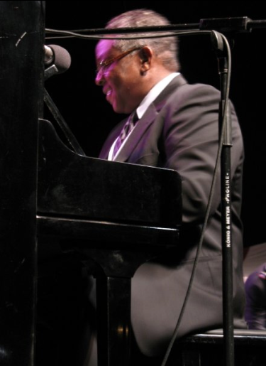 Arnett Hayes 